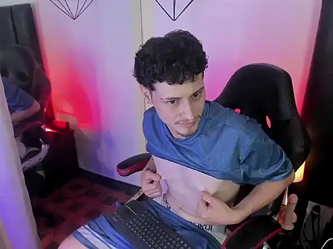 Alexlux1 online show from June 2026 08:33:02 PM
