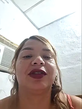 Snapshot of leonorq chatting on June 2026 02:36:02 AM leonorq online show from June 2026 02:36:02 AM