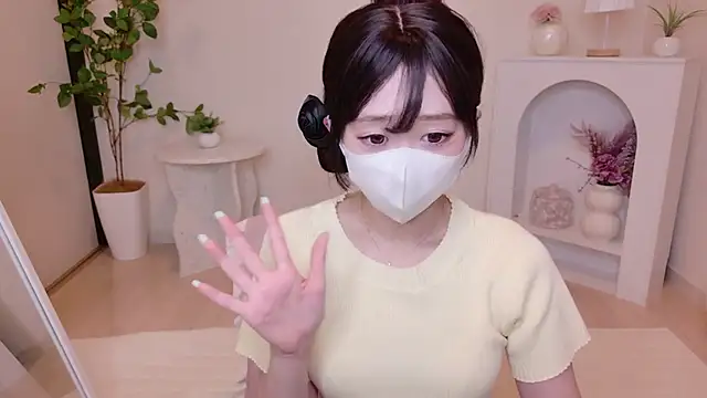 YURInya  online show from August 2026 12:32:02 PM