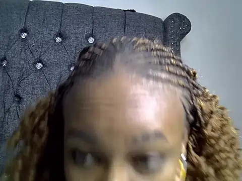 cocolaurah online show from July 2026 07:05:01 PM