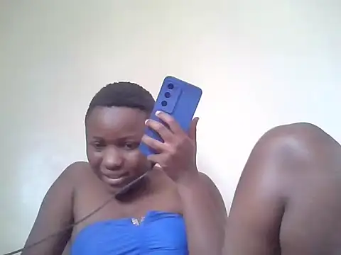 Snapshot of prettyqueenh chatting on June 2026 12:22:01 PM prettyqueenh online show from June 2026 12:22:01 PM
