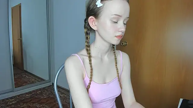 babymolly2 online show from July 2026 06:25:01 PM