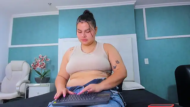 ScarletEsposito online show from June 2026 09:39:01 PM