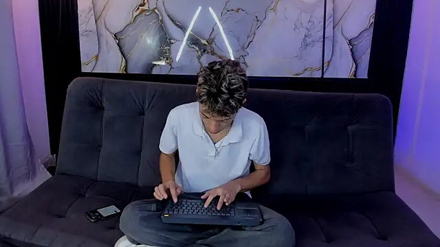 nico naughtyboy online show from June 2026 12:34:02 AM