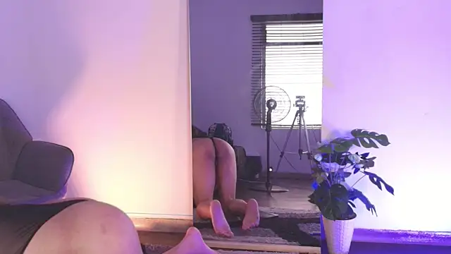 AshleyMonroee   online show from June 2026 02:08:01 PM