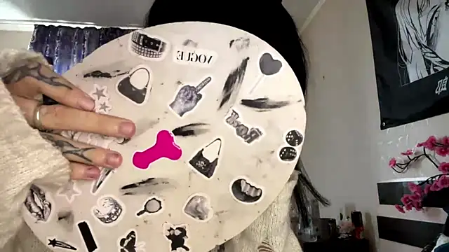 HolyCute online show from July 2026 02:31:01 PM