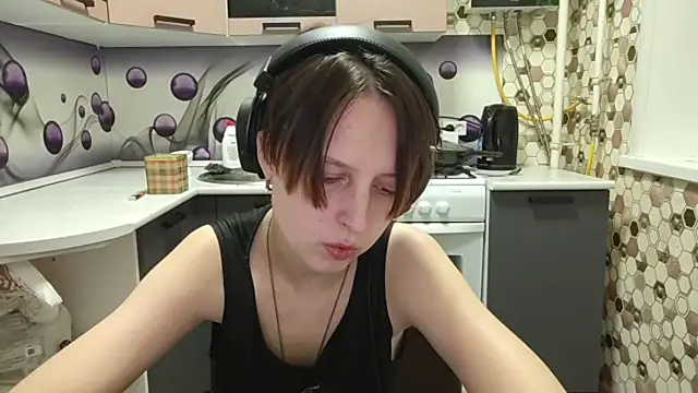 Saranade online show from July 2026 10:58:02 PM