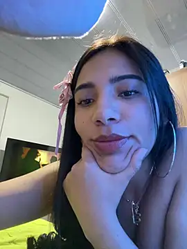 Snapshot of Caro_Mildrey chatting on July 2026 02:19:02 AM Caro Mildrey online show from July 2026 02:19:02 AM