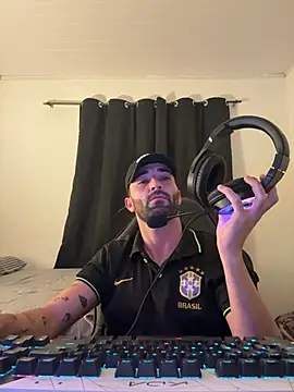 Aaron hyuga online show from June 2026 02:46:02 AM