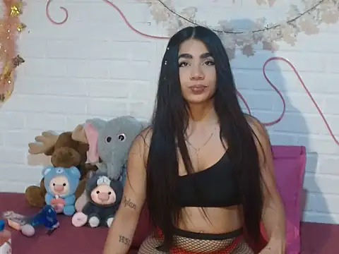 Snapshot of IreneSaez333 chatting on June 2026 05:06:02 PM IreneSaez333 online show from June 2026 05:06:02 PM