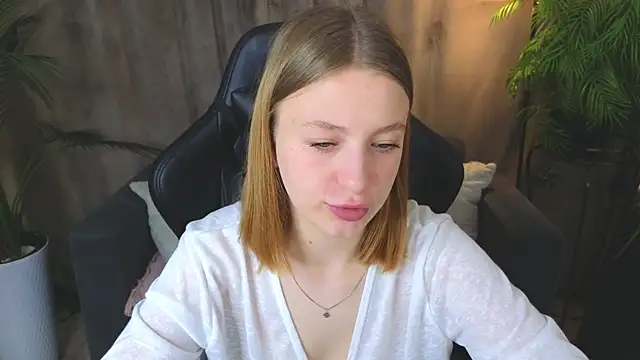 BeatriceLoven online show from June 2026 07:13:01 AM