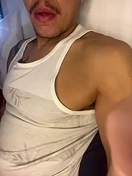 Snapshot of Tatuadomoreno23cm chatting on July 2026 10:29:01 AM Tatuadomoreno23cm online show from July 2026 10:29:01 AM