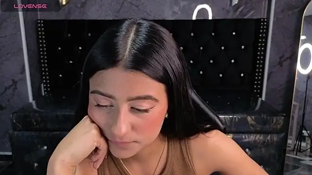 Snapshot of Catalella_Little_B chatting on June 2026 08:33:02 PM Catalella Little B online show from June 2026 08:33:02 PM
