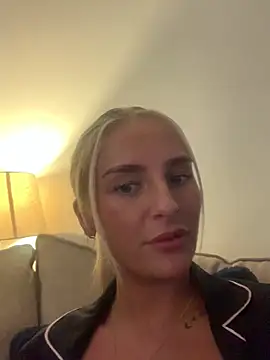 Snapshot of Millymae_ chatting on June 2026 06:40:01 PM Millymae online show from June 2026 06:40:01 PM