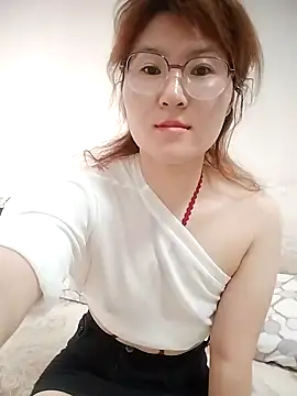 gaoyan880526 online show from June 2026 06:38:02 AM
