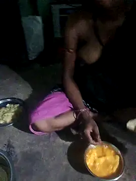 Snapshot of desiwife123coupl chatting on June 2026 05:29:02 PM desiwife123coupl online show from June 2026 05:29:02 PM