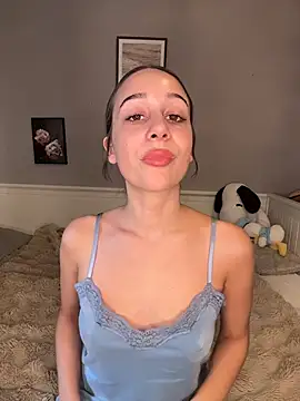 ChiaraMauzi online show from July 2026 05:05:01 PM
