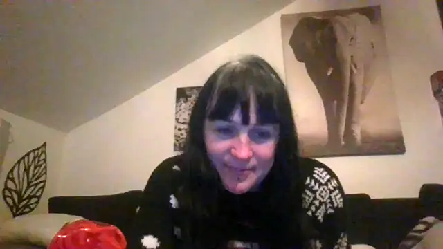 Snapshot of sexujuly88 chatting on December 2025 10:05:01 PM sexujuly88 online show from December 2025 10:05:01 PM