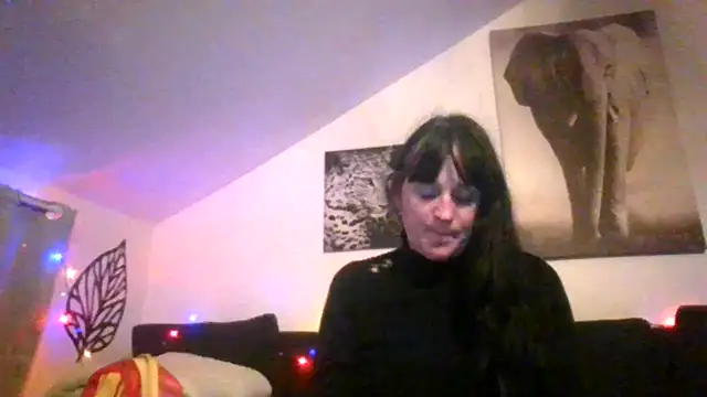 Snapshot of sexujuly88 chatting on December 2025 10:14:01 PM sexujuly88 online show from December 2025 10:14:01 PM