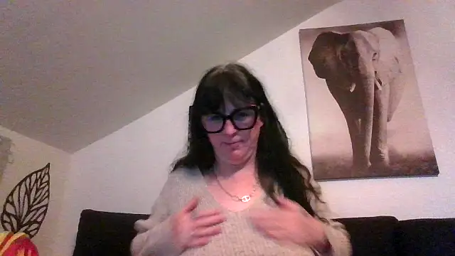 Snapshot of sexujuly88 chatting on May 2026 09:11:02 PM sexujuly88 online show from May 2026 09:11:02 PM