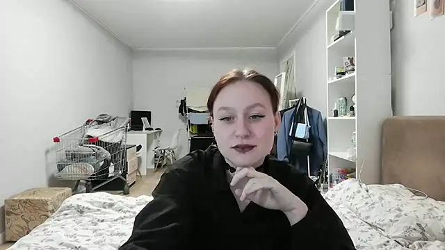 LoiseLovetto online show from June 2026 06:01:02 PM