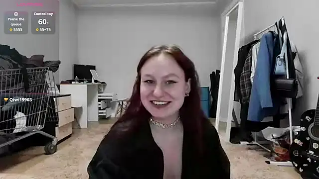 LoiseLovetto online show from July 2026 06:12:01 PM