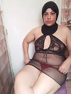 Snapshot of LenaQPeach chatting on June 2026 11:11:02 AM LenaQPeach online show from June 2026 11:11:02 AM
