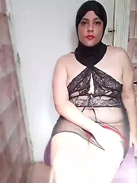 Snapshot of LenaQPeach chatting on June 2026 12:48:02 PM LenaQPeach online show from June 2026 12:48:02 PM