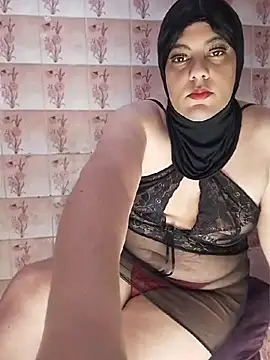 Snapshot of LenaQPeach chatting on June 2026 10:02:01 AM LenaQPeach online show from June 2026 10:02:01 AM