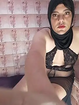 Snapshot of LenaQPeach chatting on June 2026 10:25:01 AM LenaQPeach online show from June 2026 10:25:01 AM