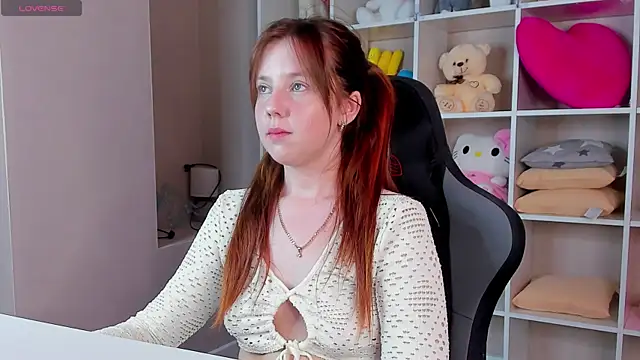 Violeta Paul online show from June 2026 09:03:02 AM