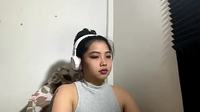 LupitaMenk online show from June 2026 02:07:01 AM