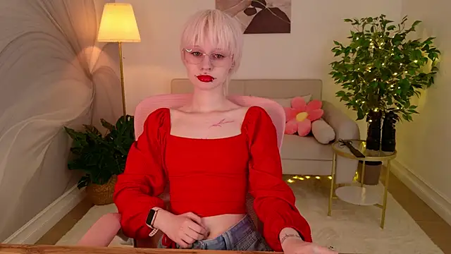 LauraDiazz online show from July 2026 03:05:01 PM
