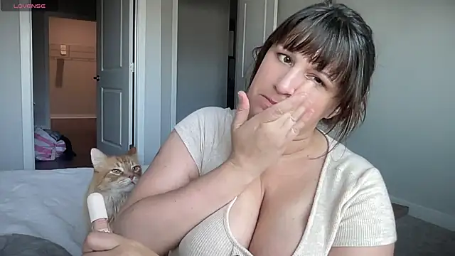 Snapshot of maddiliz chatting on March 2025 04:28:02 PM maddiliz online show from March 2025 04:28:02 PM