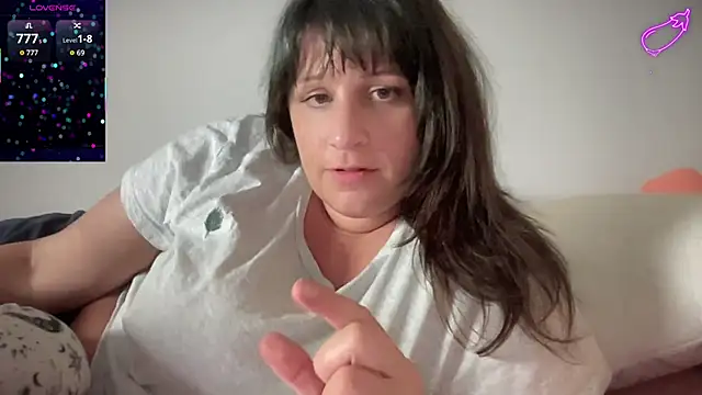 Snapshot of maddiliz chatting on March 2025 03:43:01 AM maddiliz online show from March 2025 03:43:01 AM