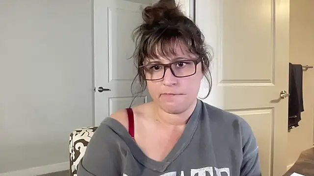 Snapshot of maddiliz chatting on September 2025 12:11:02 AM maddiliz online show from September 2025 12:11:02 AM