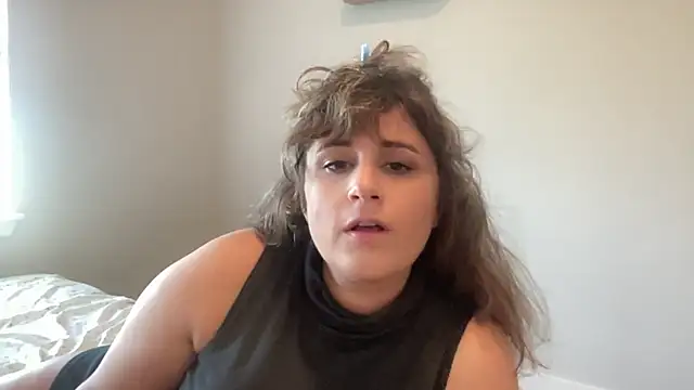 Snapshot of maddiliz chatting on October 2025 06:52:01 PM maddiliz online show from October 2025 06:52:01 PM