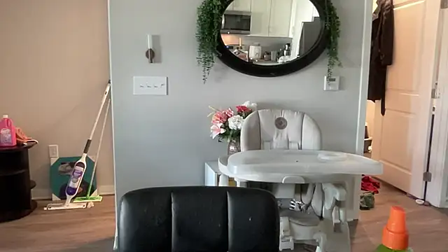 Snapshot of maddiliz chatting on November 2025 06:01:02 PM maddiliz online show from November 2025 06:01:02 PM