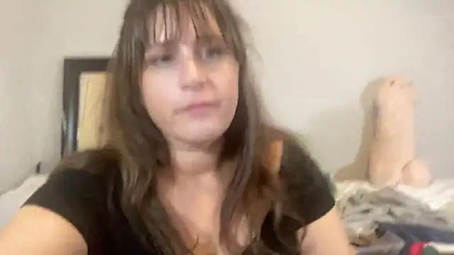 Snapshot of maddiliz chatting on November 2025 12:44:01 AM maddiliz online show from November 2025 12:44:01 AM