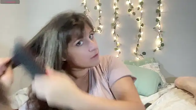 Snapshot of maddiliz chatting on November 2025 05:32:02 AM maddiliz online show from November 2025 05:32:02 AM