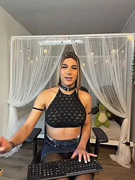 Snapshot of Martinaa_Rose chatting on June 2026 12:53:02 PM Martinaa Rose online show from June 2026 12:53:02 PM