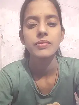 Snapshot of Saloni-Tyagi chatting on June 2026 07:02:01 AM Saloni-Tyagi online show from June 2026 07:02:01 AM