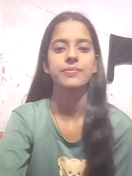 Snapshot of Saloni-Tyagi chatting on June 2026 05:03:02 AM Saloni-Tyagi online show from June 2026 05:03:02 AM