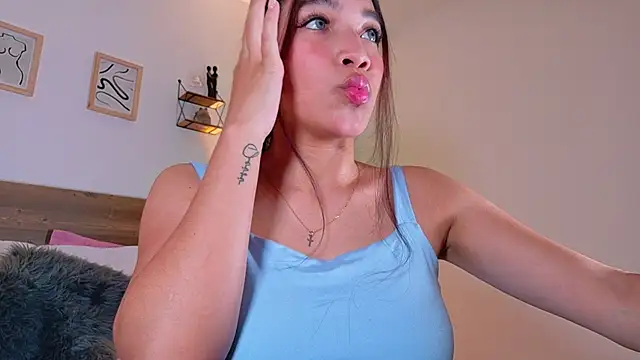  Emmakiss  online show from July 2026 09:35:01 PM