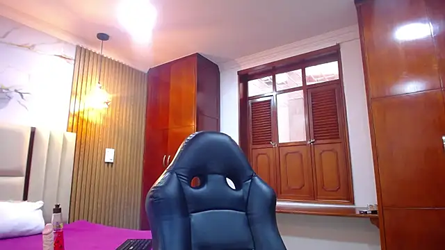 ClovyZenvy online show from June 2026 11:49:02 AM