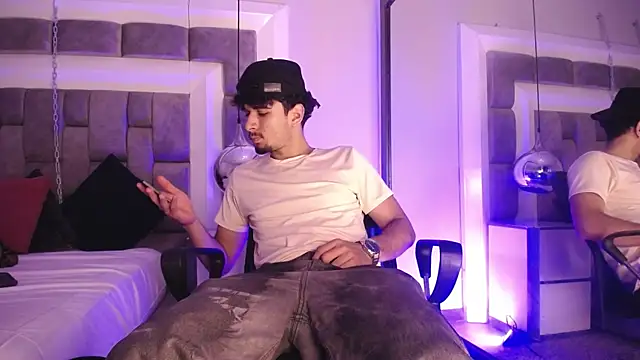 LucasThomson  online show from June 2026 04:26:01 AM
