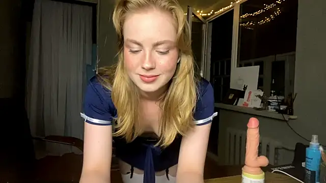 LollyAngel online show from July 2026 07:06:02 PM