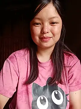 Snapshot of Linna-bae chatting on June 2026 02:35:01 AM Linna-bae online show from June 2026 02:35:01 AM