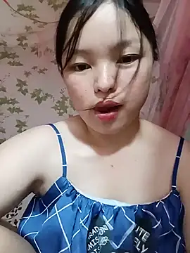 Snapshot of Linna-bae chatting on July 2026 06:04:02 AM Linna-bae online show from July 2026 06:04:02 AM