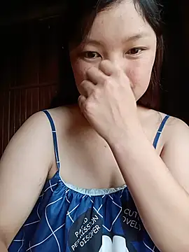 Snapshot of Linna-bae chatting on July 2026 09:13:01 AM Linna-bae online show from July 2026 09:13:01 AM